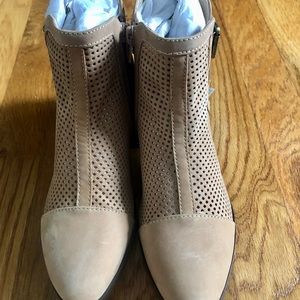 BRAND NEW David Tate Prize booties